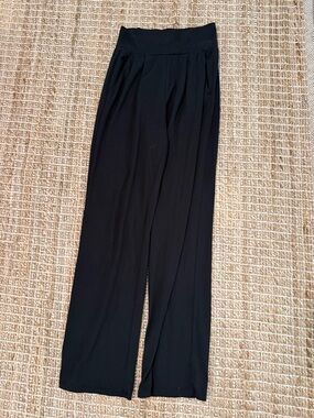 Vuori-Women's Black Wide-Leg Comfort Pants